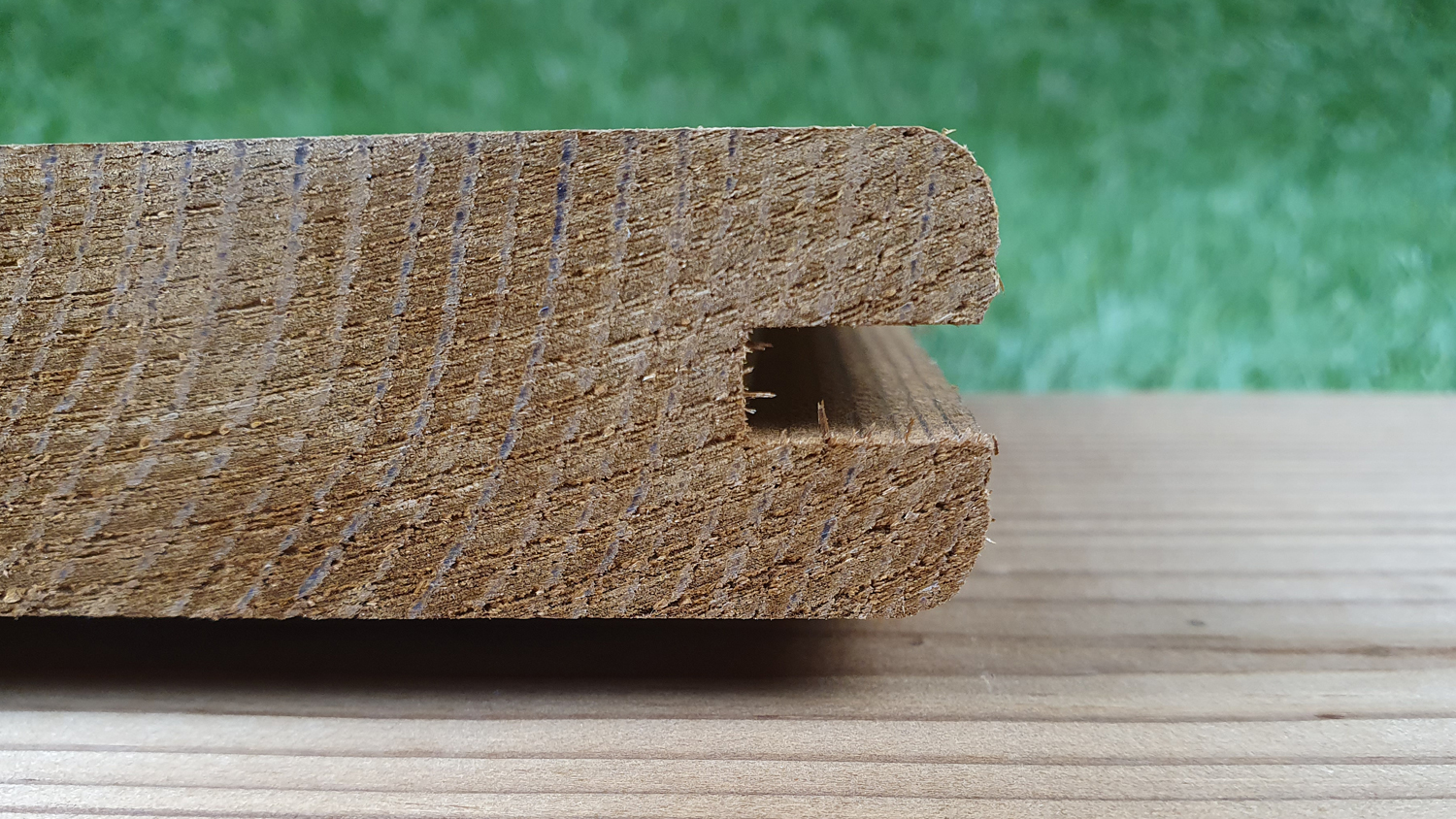 Thermostar Terrassendiele Thermokiefer 26x142mm, Länge 3,60m, glatt/glatt, seitliche Clipnut für LIGO