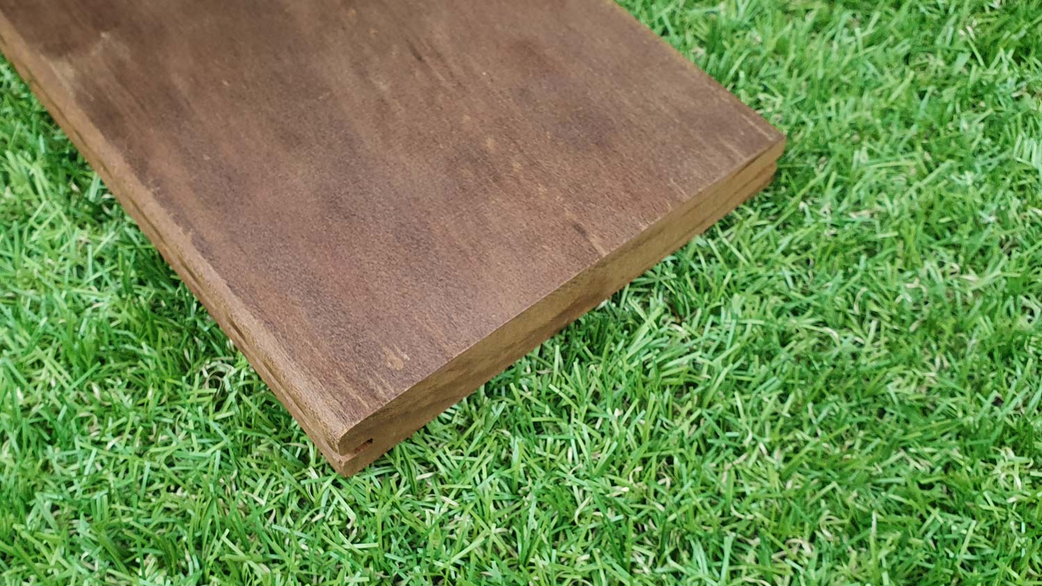Terrassendiele Kebony Clear (Pina Radiata astrein) mit Seitennut, 22x142mm, Länge 4,20m, glatt/glatt