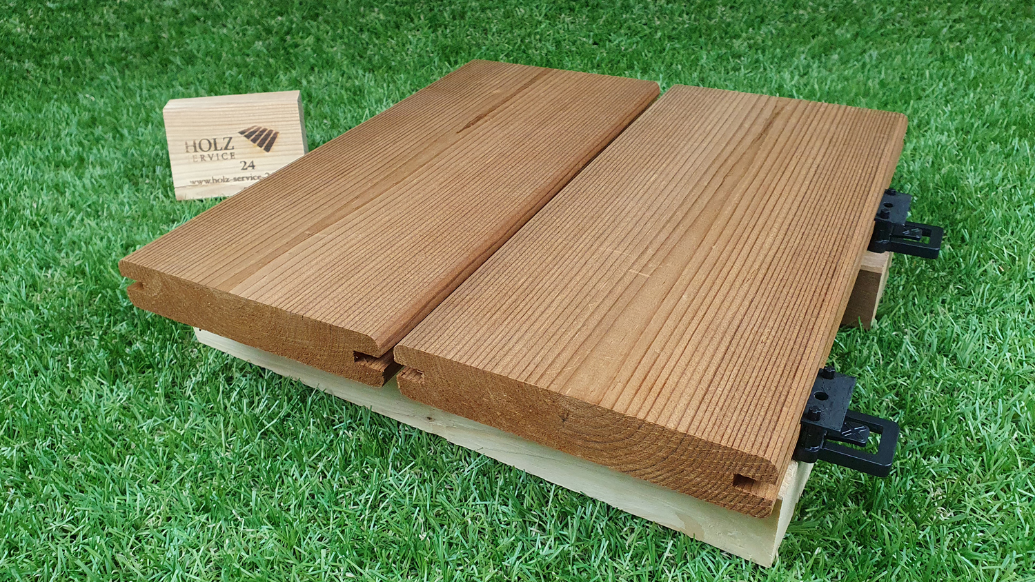 Thermostar Terrassendiele Thermokiefer 26x142mm, Länge 3,60m, glatt/glatt, seitliche Clipnut für LIGO