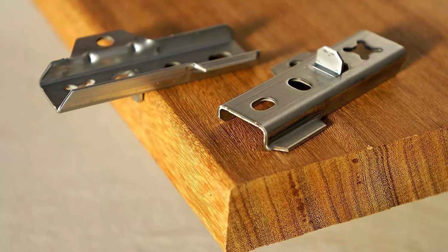 DILA 2 / 17 mm Terrassenverbinder Edelstahl A2 silberf. rostfrei, für Dielen H 19-23mm, 800 Stück